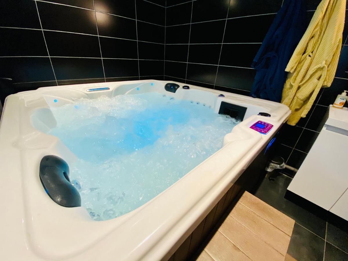 شقة Escapade Romantique - Jacuzzi Et Parking Prive - 002 روان المظهر الخارجي الصورة